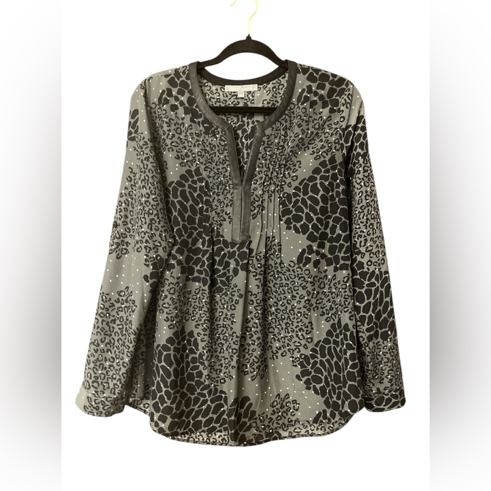 Daniel Rainn Anika Blouse Gray Leopard Print Faux Leather Trim NWOT